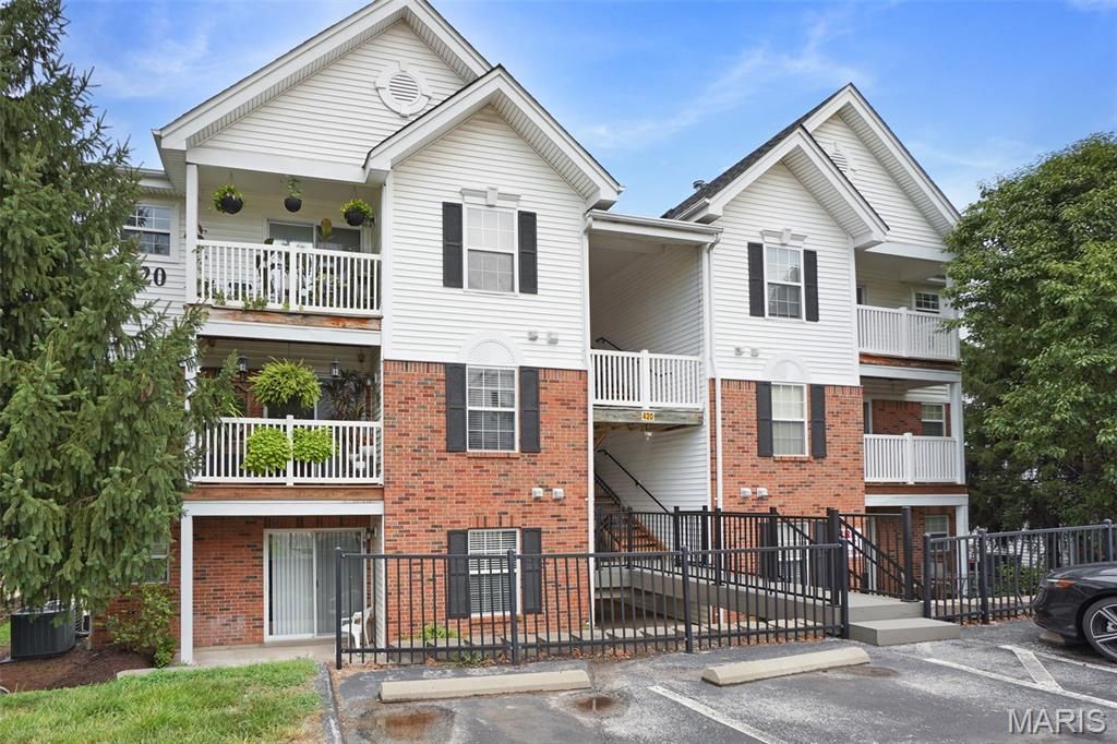 420 Benton Drive D, St Peters, MO 63376