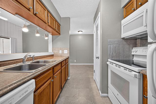 201 Lakeview Terrace Terrace, Conroe, TX 77356