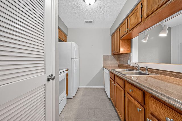 201 Lakeview Terrace Terrace, Conroe, TX 77356