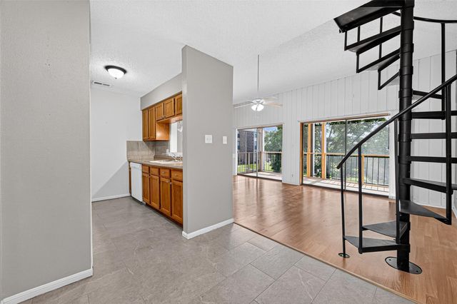 201 Lakeview Terrace Terrace, Conroe, TX 77356
