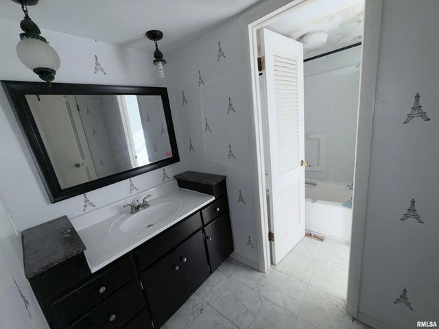 2237 ROBLEE Avenue, Murphysboro, IL 62966