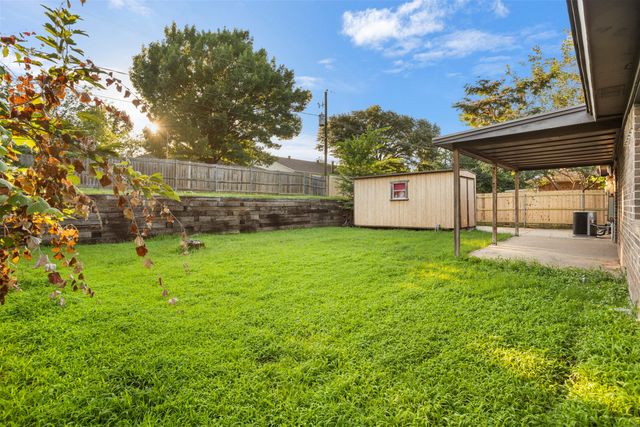 6200 Big Springs Drive, Arlington, TX 76001