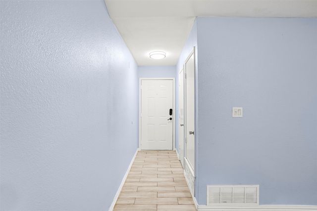 6200 Big Springs Drive, Arlington, TX 76001