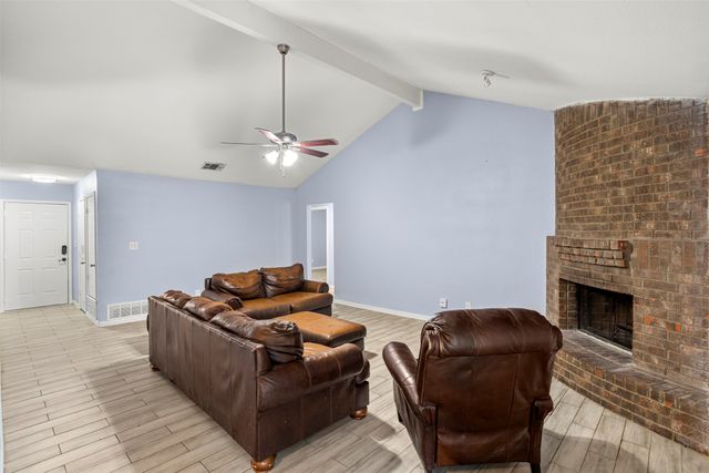 6200 Big Springs Drive, Arlington, TX 76001