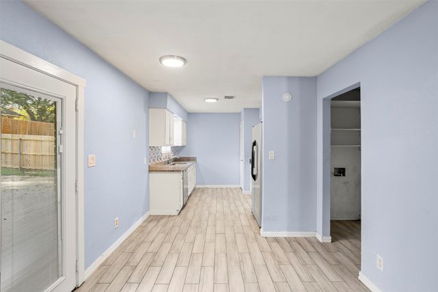 6200 Big Springs Drive, Arlington, TX 76001