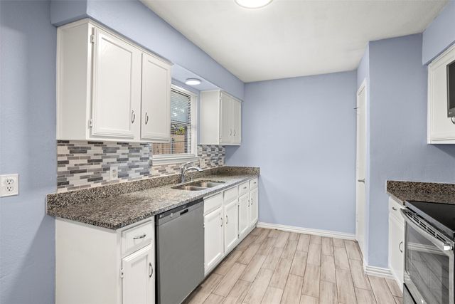 6200 Big Springs Drive, Arlington, TX 76001