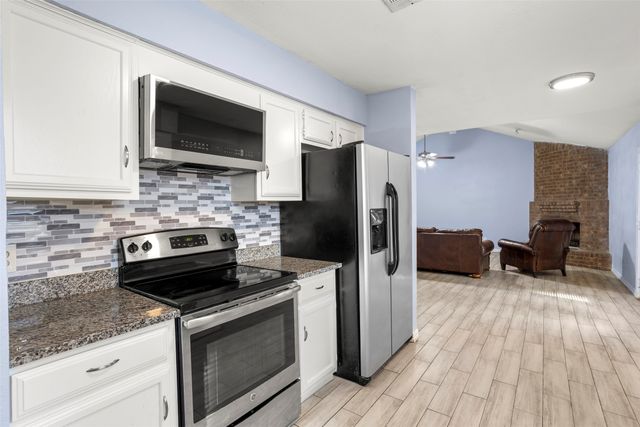 6200 Big Springs Drive, Arlington, TX 76001