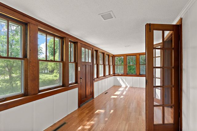 387 2nd Street S, Bayport, MN 55003