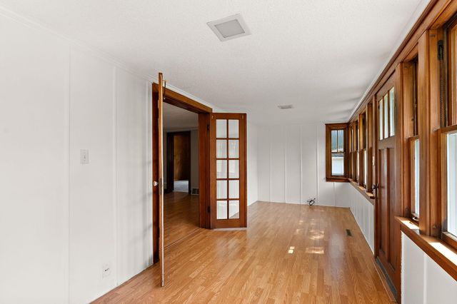 387 2nd Street S, Bayport, MN 55003