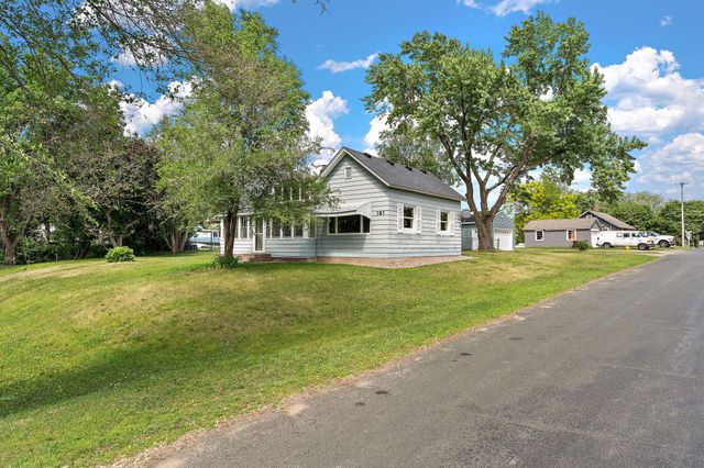 387 2nd Street S, Bayport, MN 55003