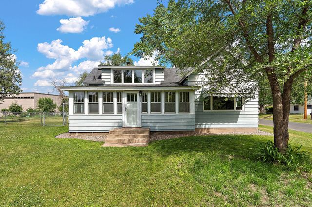 387 2nd Street S, Bayport, MN 55003