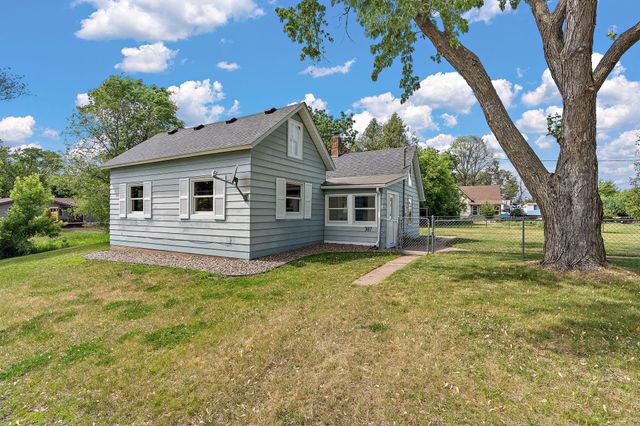 387 2nd Street S, Bayport, MN 55003