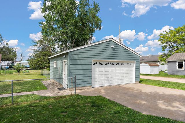 387 2nd Street S, Bayport, MN 55003