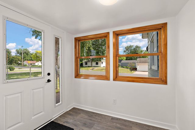 387 2nd Street S, Bayport, MN 55003