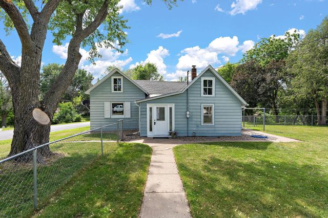 387 2nd Street S, Bayport, MN 55003