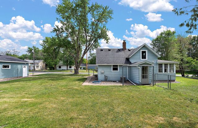 387 2nd Street S, Bayport, MN 55003