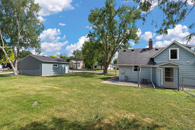387 2nd Street S, Bayport, MN 55003