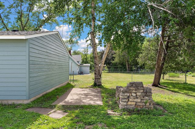 387 2nd Street S, Bayport, MN 55003