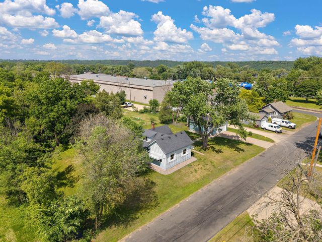 387 2nd Street S, Bayport, MN 55003