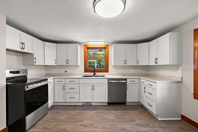 387 2nd Street S, Bayport, MN 55003