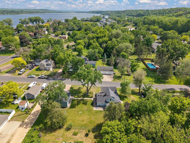 387 2nd Street S, Bayport, MN 55003