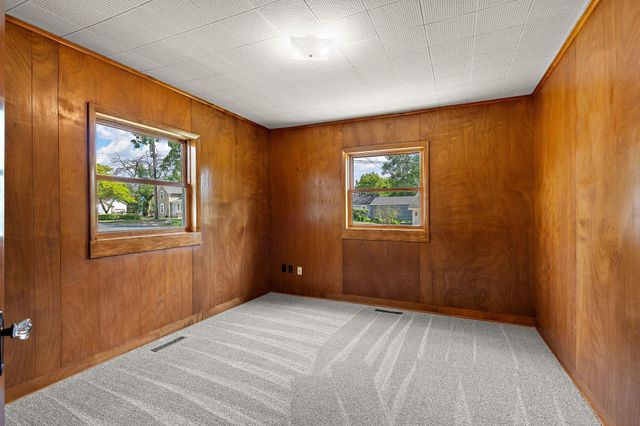 387 2nd Street S, Bayport, MN 55003