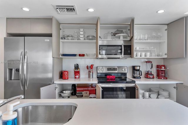 1150 101st St 701, Bay Harbor Islands, FL 33154