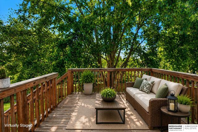 1008 Marshall Circle, Papillion, NE 68046