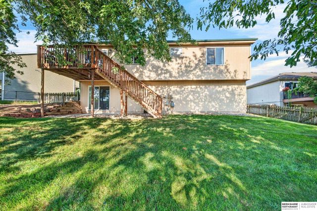 1008 Marshall Circle, Papillion, NE 68046