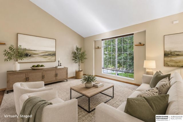 1008 Marshall Circle, Papillion, NE 68046