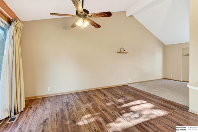 1008 Marshall Circle, Papillion, NE 68046