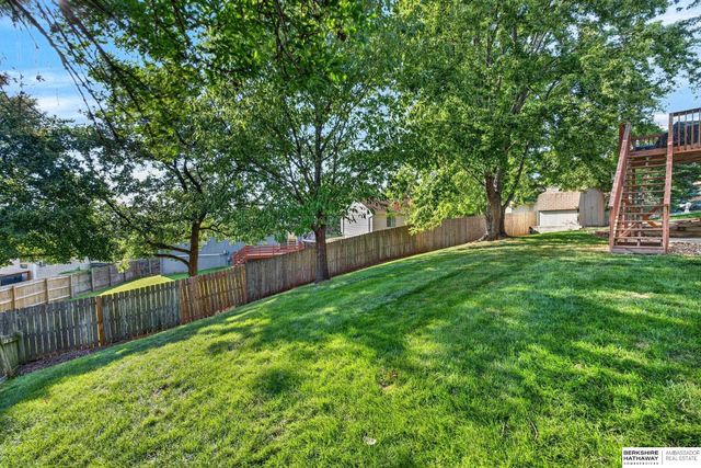 1008 Marshall Circle, Papillion, NE 68046
