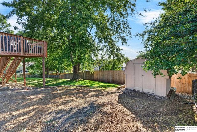 1008 Marshall Circle, Papillion, NE 68046