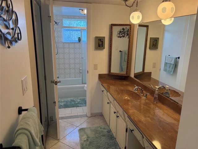 4050 NW 42ND Avenue 415, Lauderdale Lakes, FL 33319
