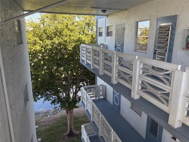 4050 NW 42ND Avenue 415, Lauderdale Lakes, FL 33319