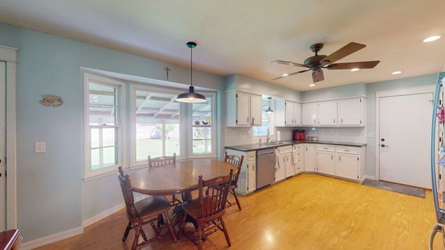 1357 N Valleyview St, Wichita, KS 67212