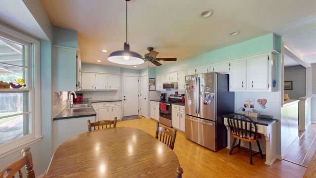 1357 N Valleyview St, Wichita, KS 67212