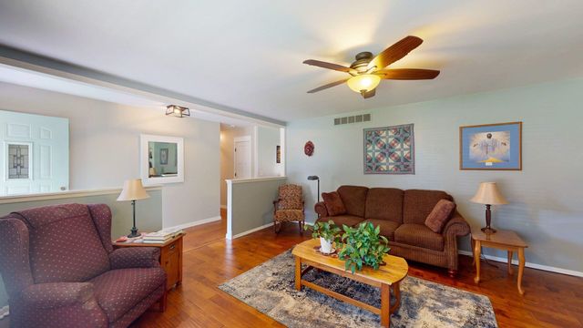 1357 N Valleyview St, Wichita, KS 67212