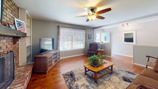 1357 N Valleyview St, Wichita, KS 67212