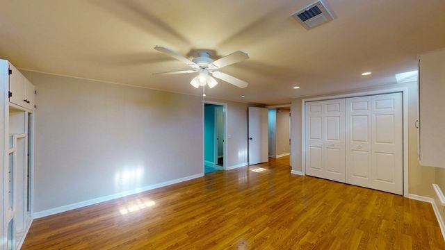 1357 N Valleyview St, Wichita, KS 67212