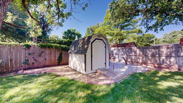 1357 N Valleyview St, Wichita, KS 67212