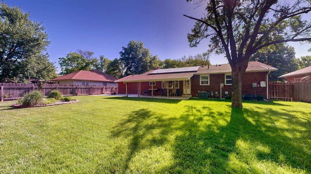 1357 N Valleyview St, Wichita, KS 67212