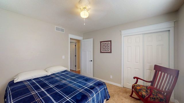 1357 N Valleyview St, Wichita, KS 67212