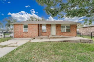 2302 S Saint Clair, Wichita, KS 67213