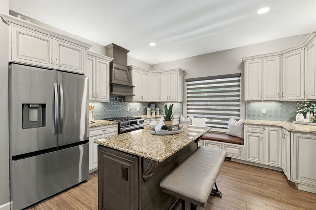 2510 N Shefford Ct, Wichita, KS 67205