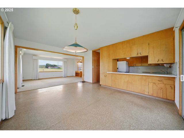 52357 Pleasant View Rd, Milton Freewater, OR 97862