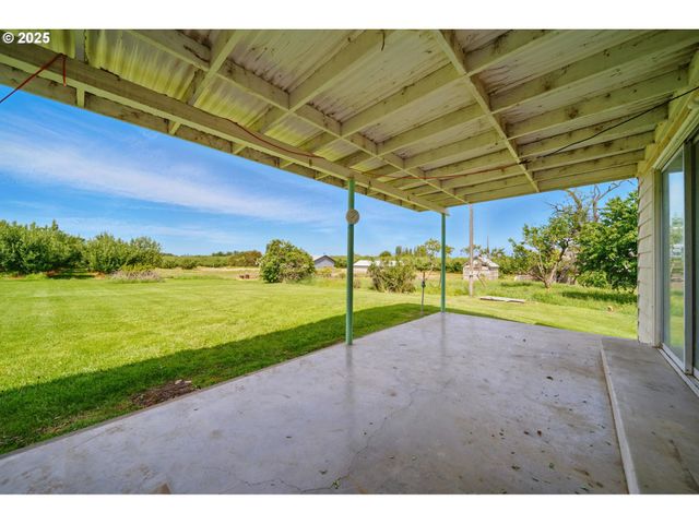 52357 Pleasant View Rd, Milton Freewater, OR 97862