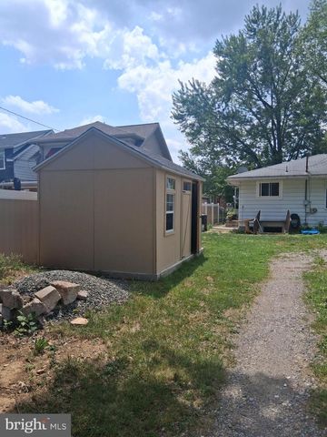 1611 S RACE ST, Allentown, PA 18103