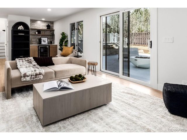 7302 Island Cir, Boulder, CO 80301