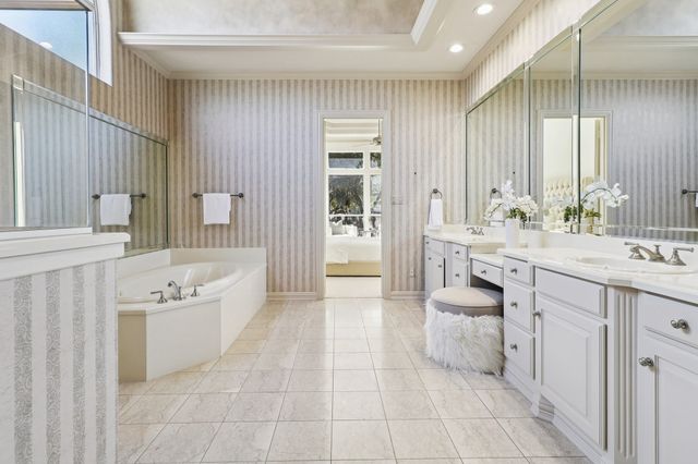 1403 Lands End Court, Southlake, TX 76092